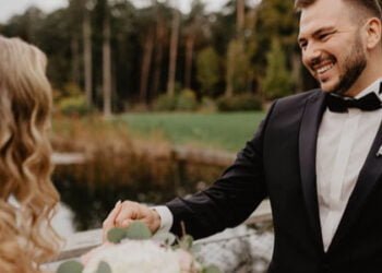 Die Magie der deutsch-russischen Hochzeit: Tamada buchen und feiern