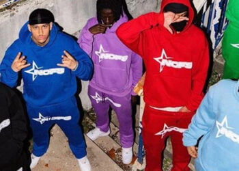 Warum vermittelt das Tragen eines Nofs-Trainingsanzugs den Menschen das Gefühl, einer Gemeinschaft anzugehören?